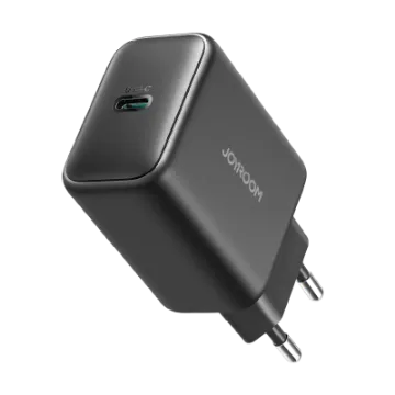 صورة شاحن GaN فائق السرعة USB-C بقدرة 45 واط طراز JR-TCG13 من جوي روم