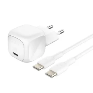 صورة شاحن حائط USB-C مكعب بقوة 20 واط مع كابل USB-C إلى USB-C من بيلكن