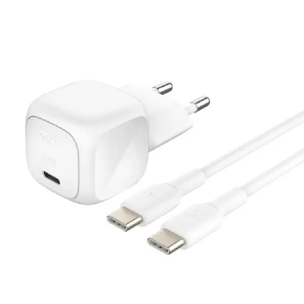 صورة شاحن حائط USB-C مكعب بقوة 20 واط مع كابل USB-C إلى USB-C من بيلكن