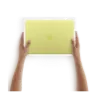 صورة آبل ماك بوك نيو مقاس 13 بوصة بشريحة A18 برو مع بصمة الإصبع